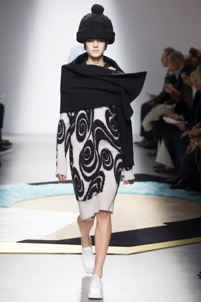 Look 5
